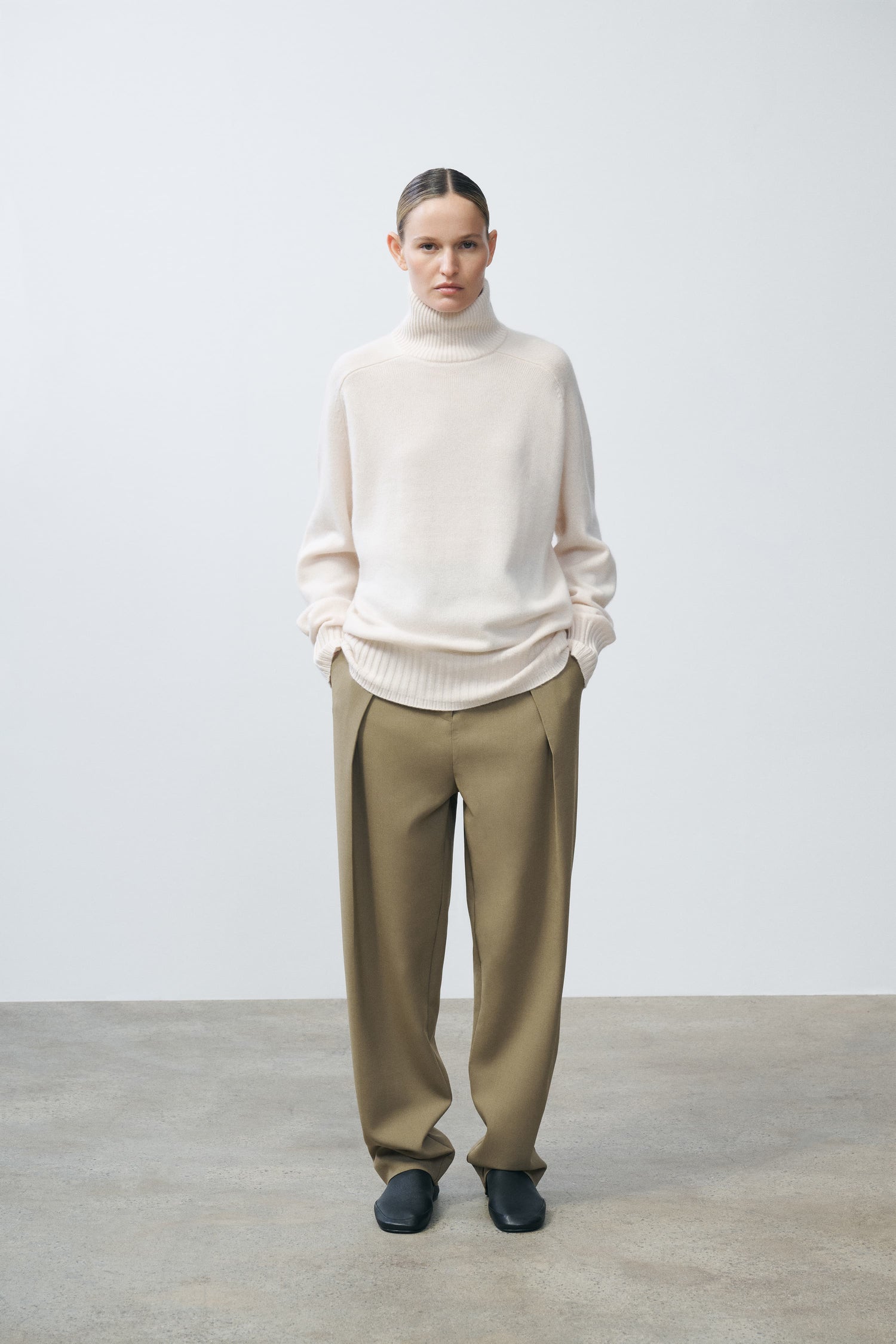 Fayy Cashmere Turtleneck Sweater