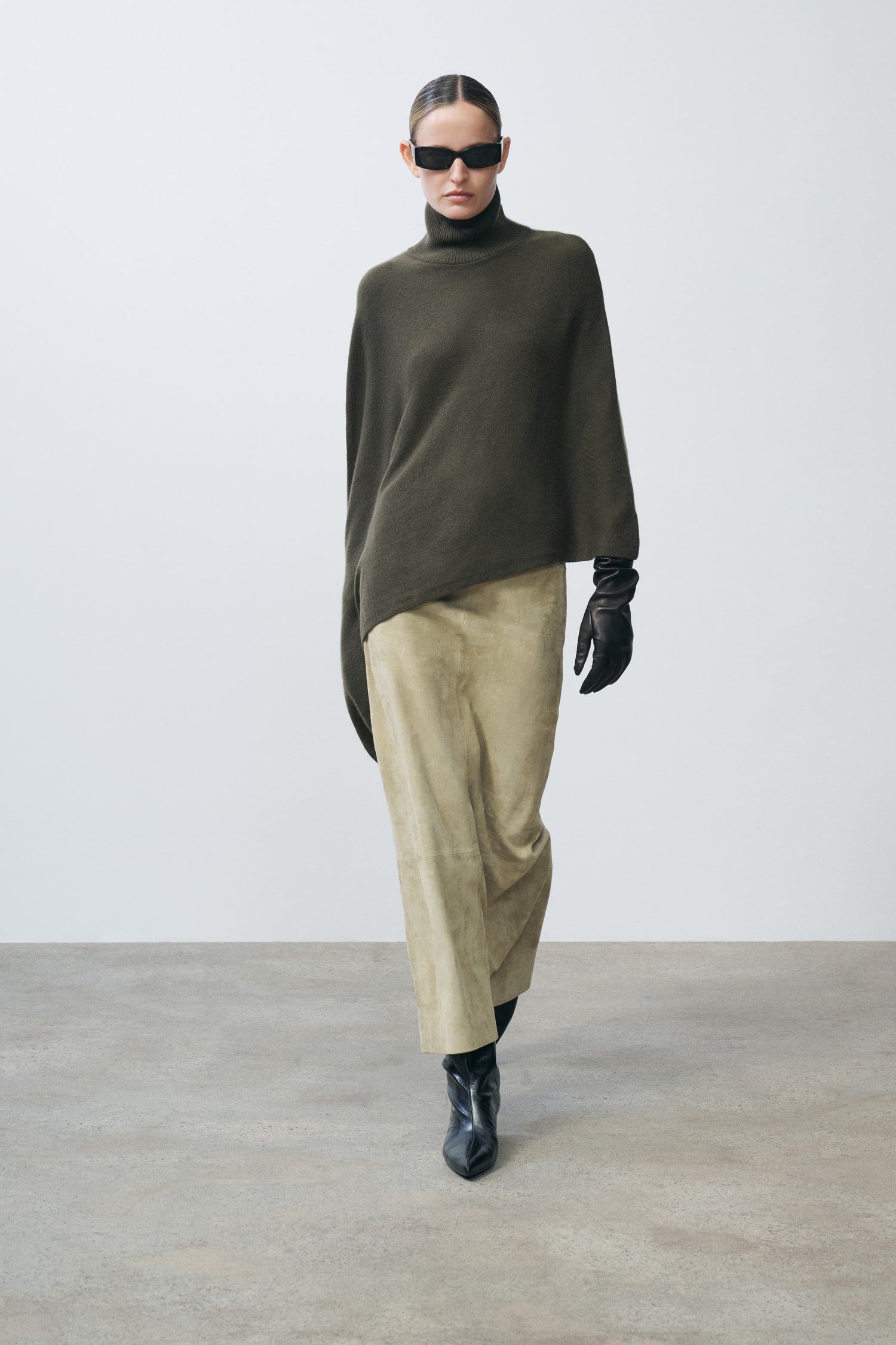 Axele Cashmere Knit Cape