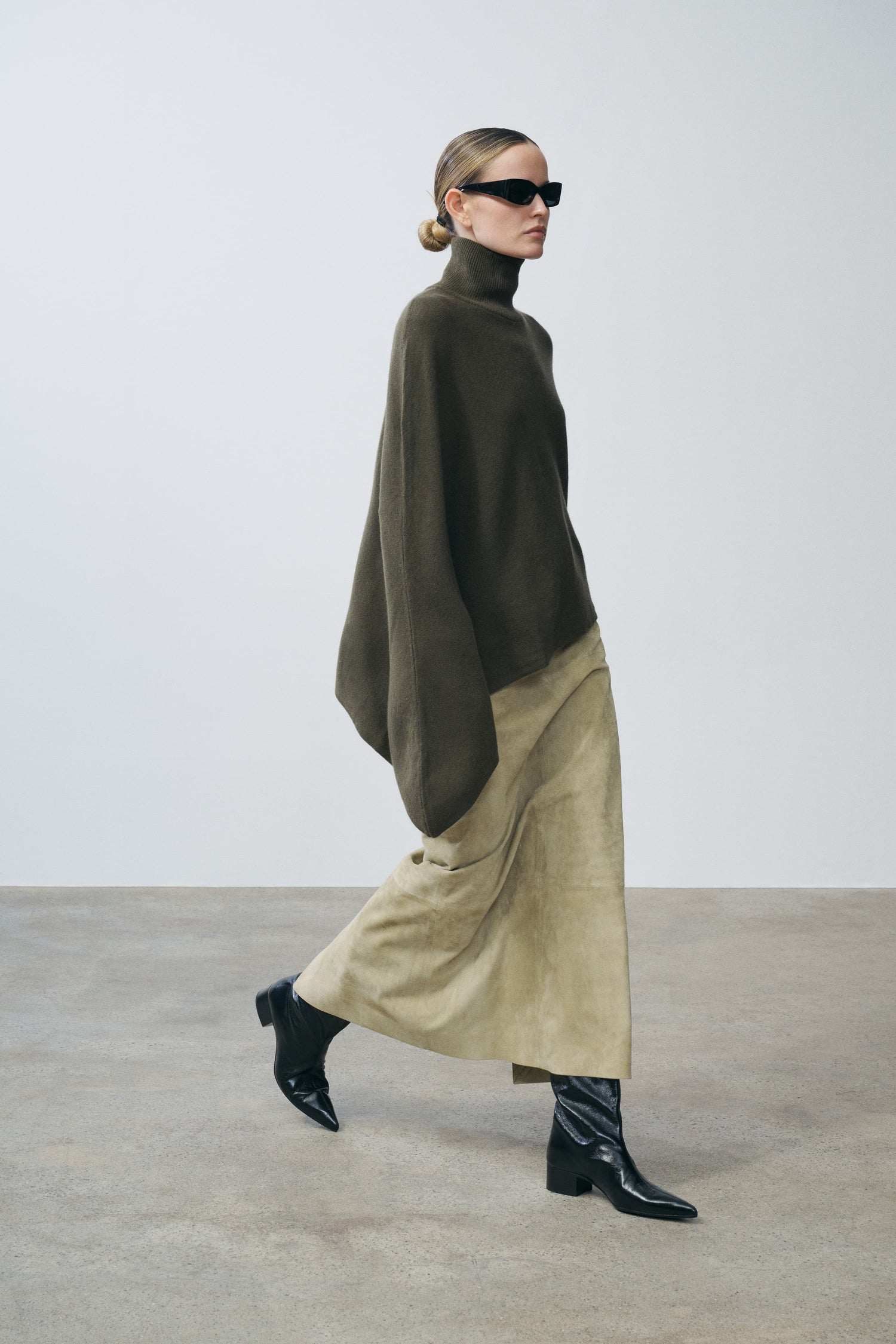 Axele Cashmere Knit Cape