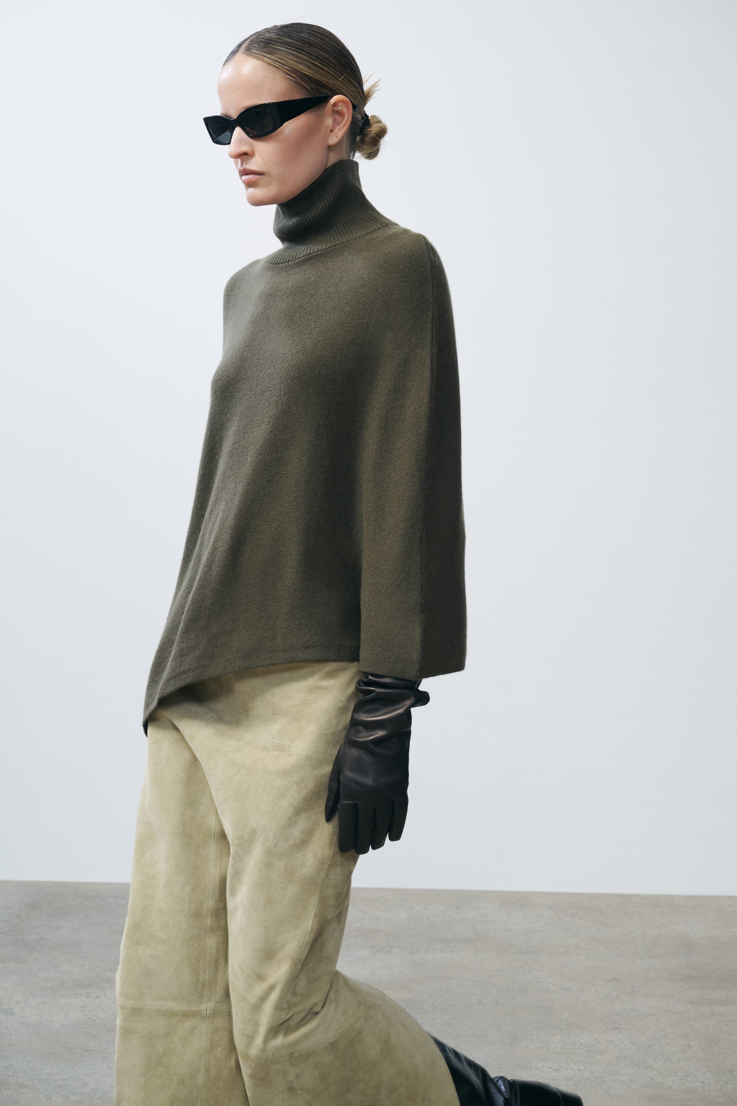 Axele Cashmere Knit Cape