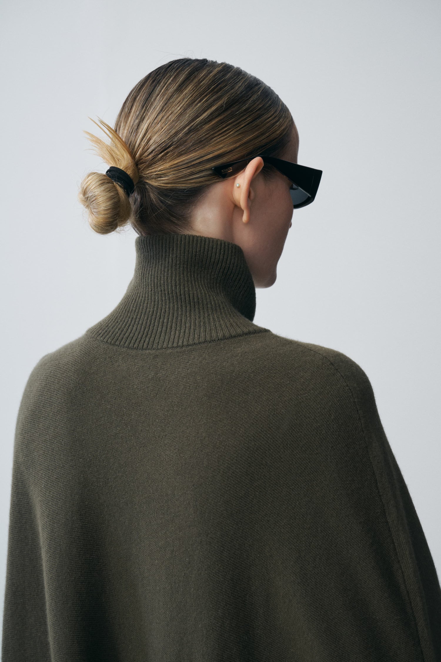 Axele Cashmere Knit Cape