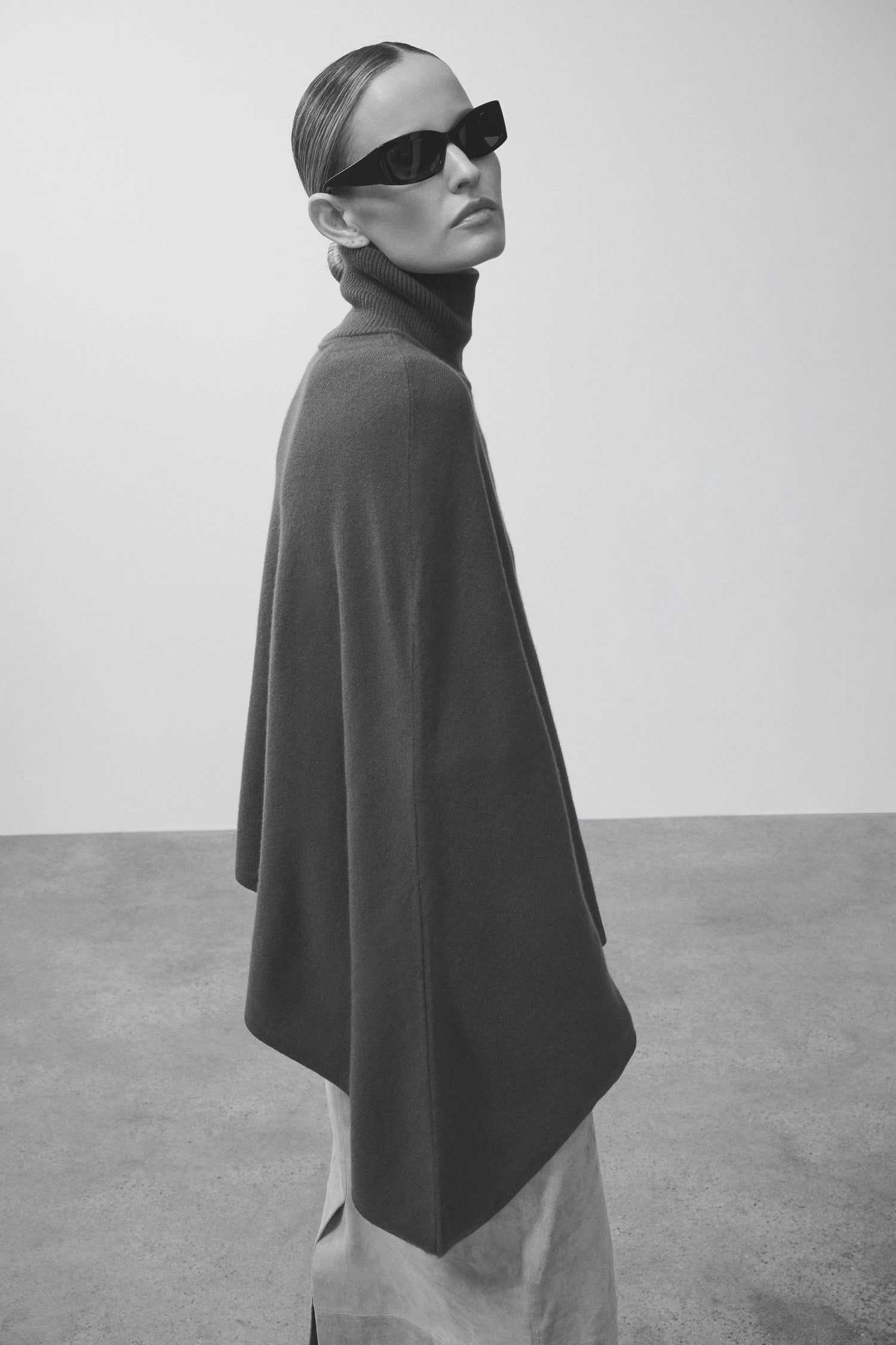 Axele Cashmere Knit Cape