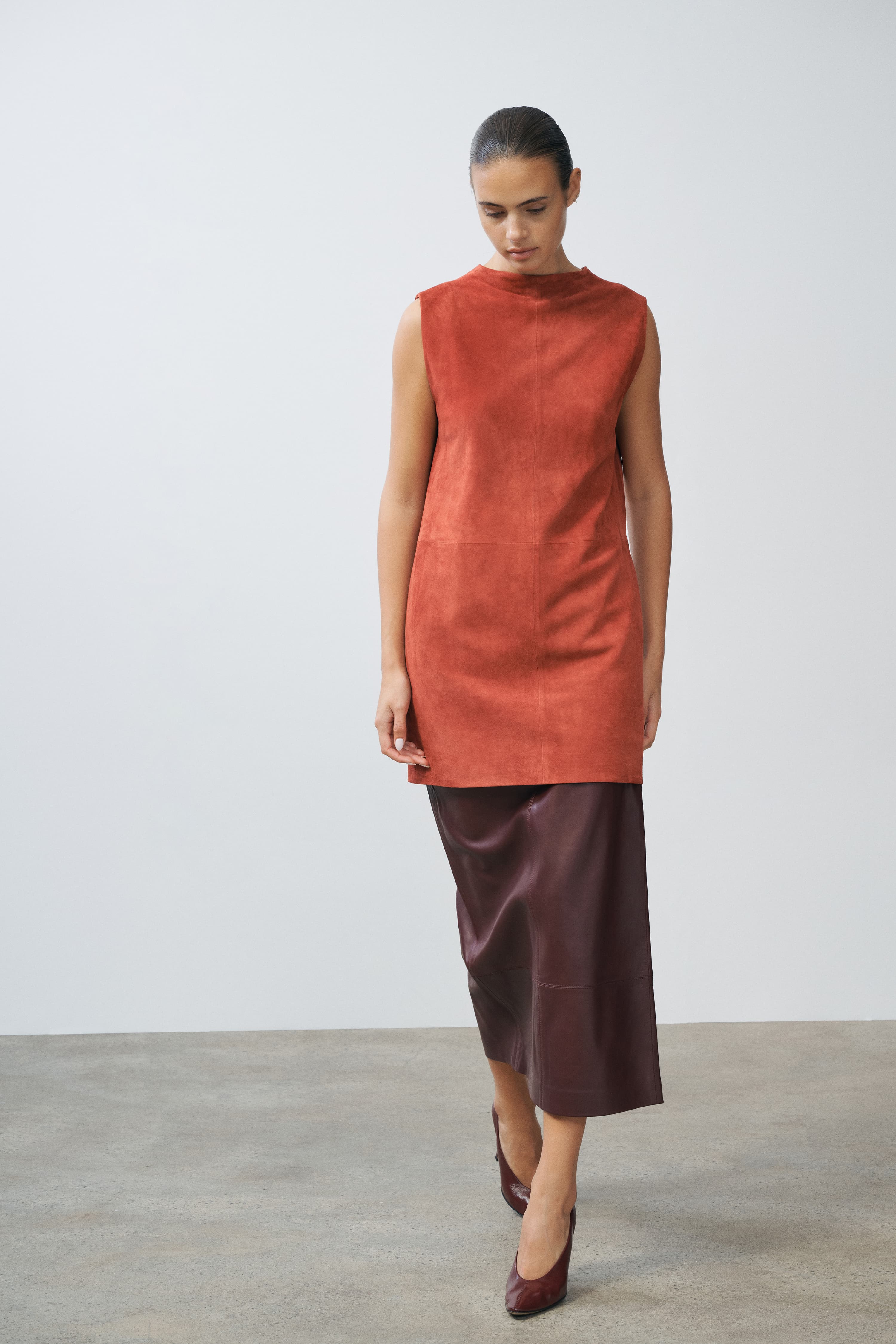 Mona Dark Cherry Suede High-Neck Mini Dress Mona Dark Cherry Suede High-Neck Mini Dress