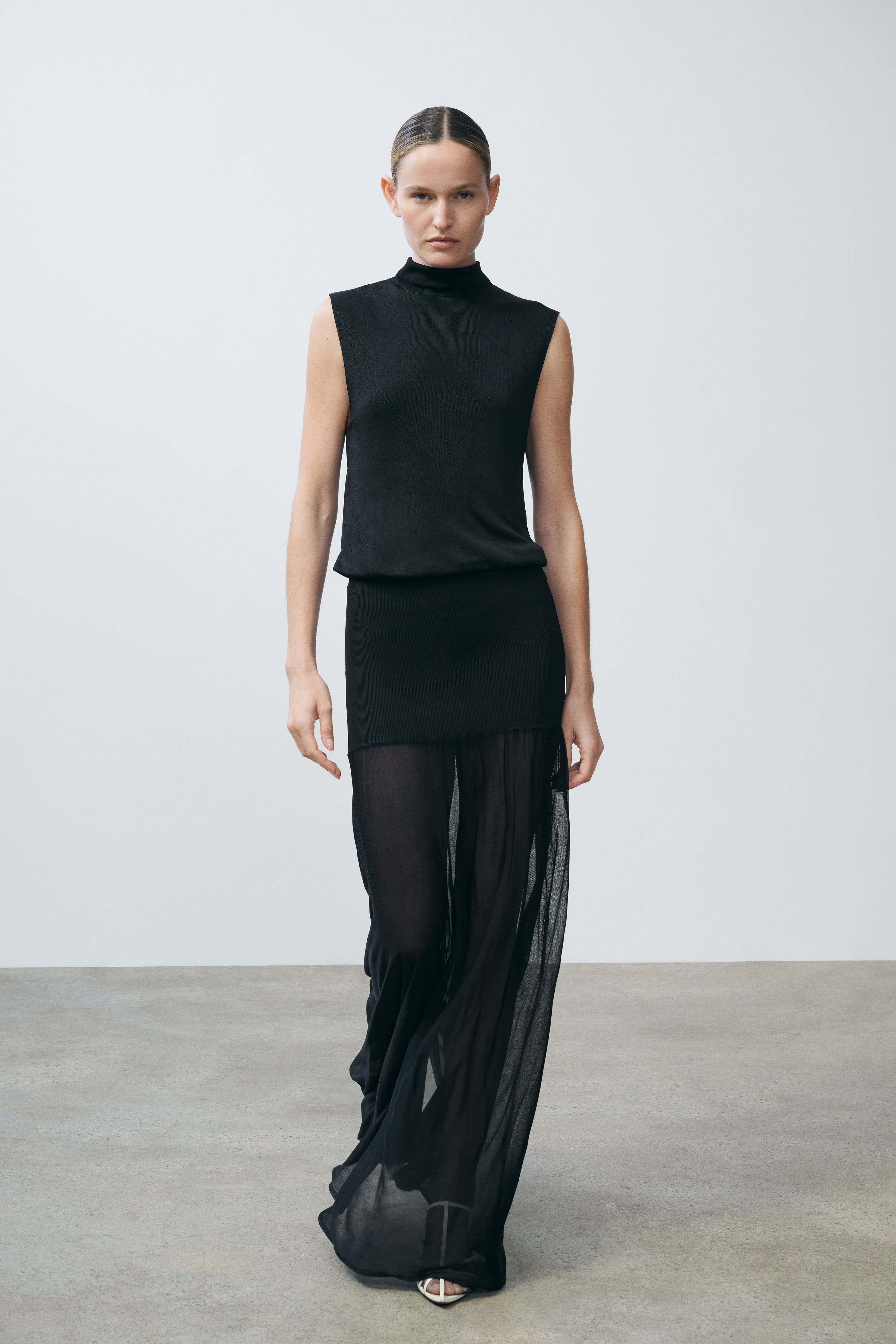 blouson dress Charmain Black Mock-Neck Blouson Gown