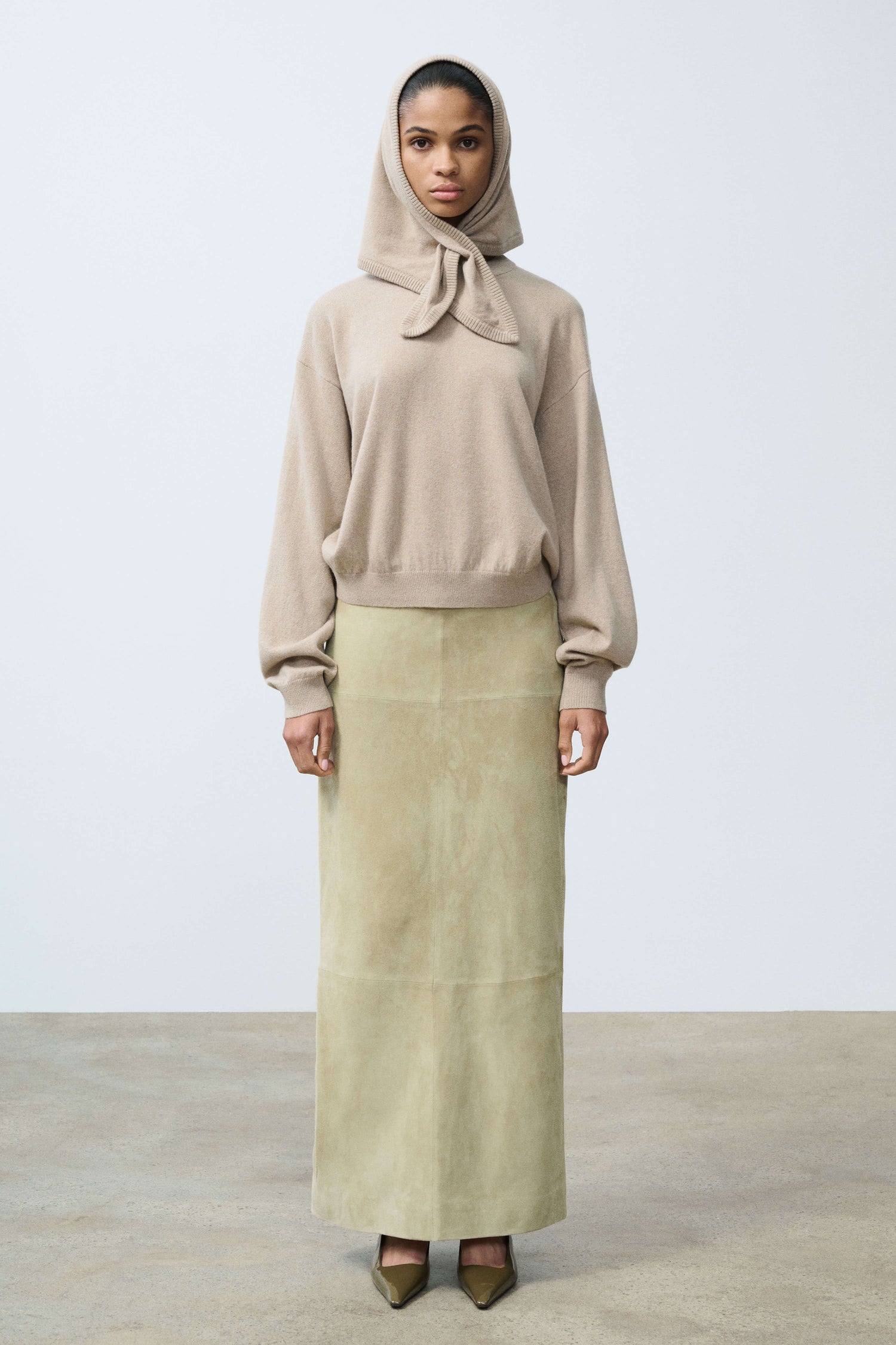 Blue detachable kerchief sweater