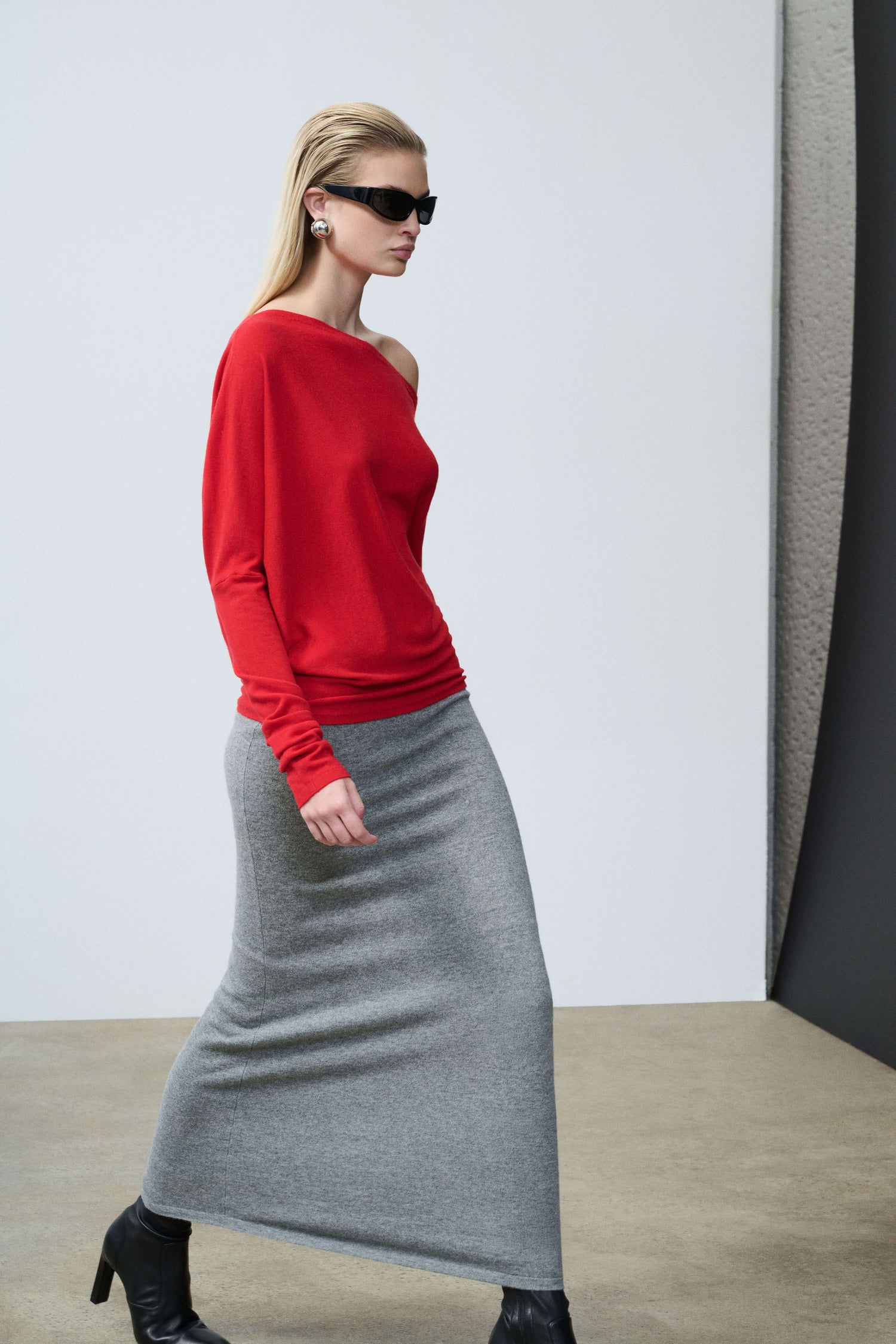 Yolaine Cashmere Off-Shoulder Sweater