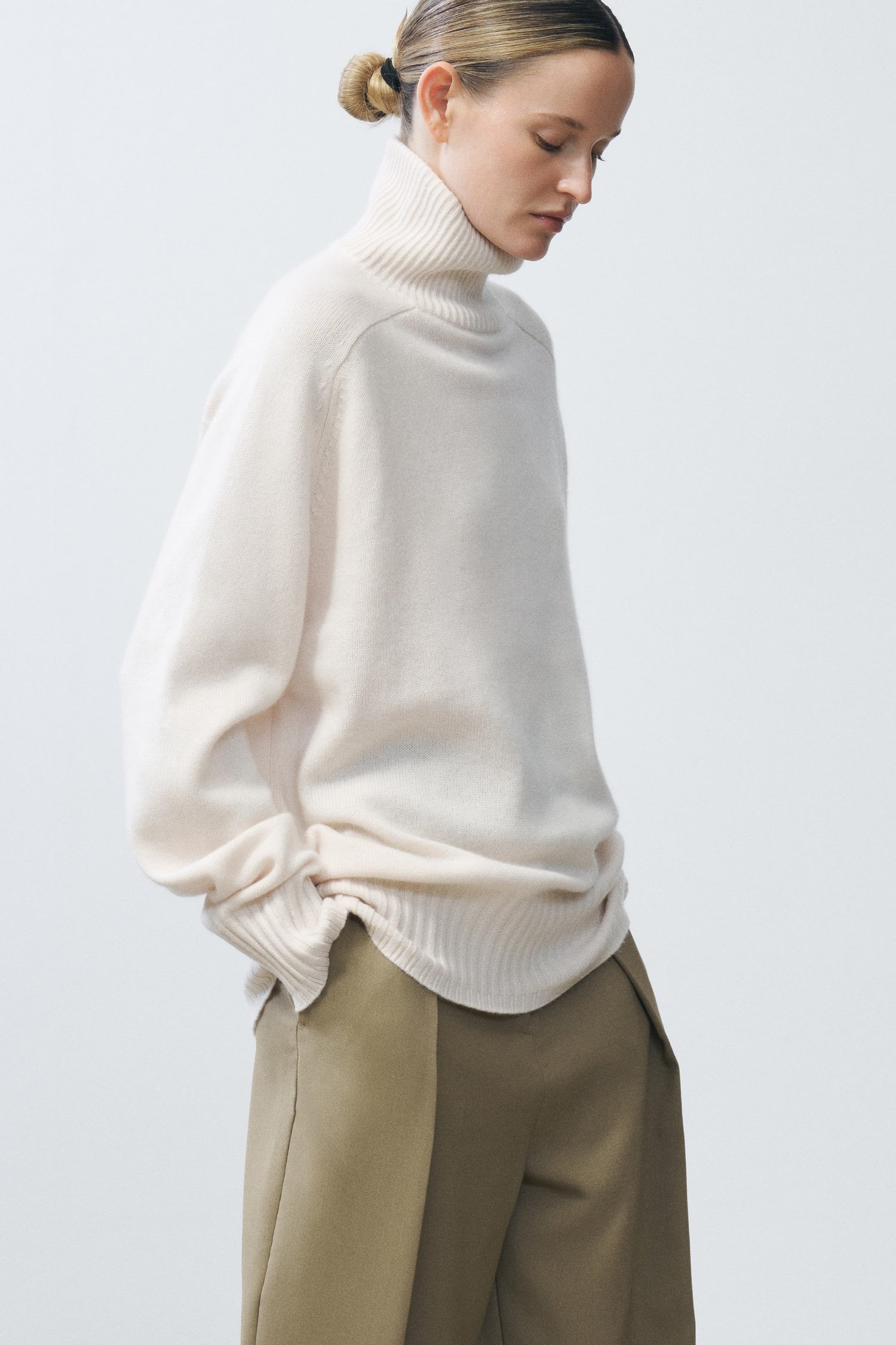 Fayy Cashmere Turtleneck Sweater