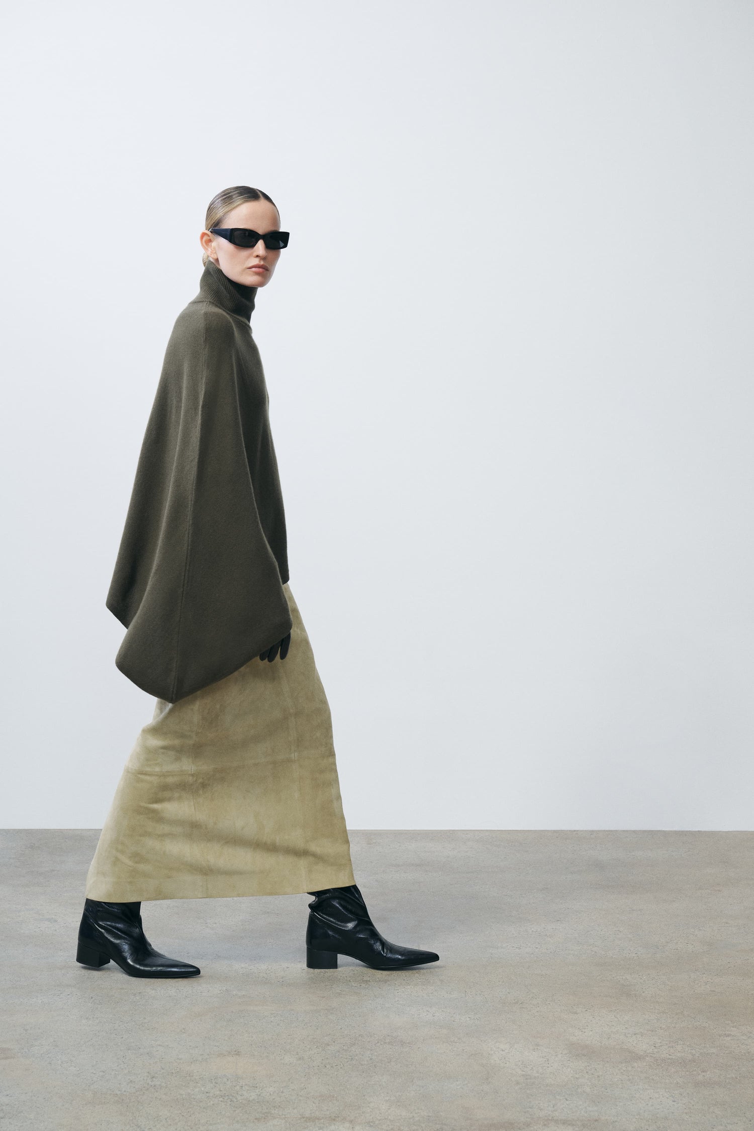 Axele Cashmere Knit Cape