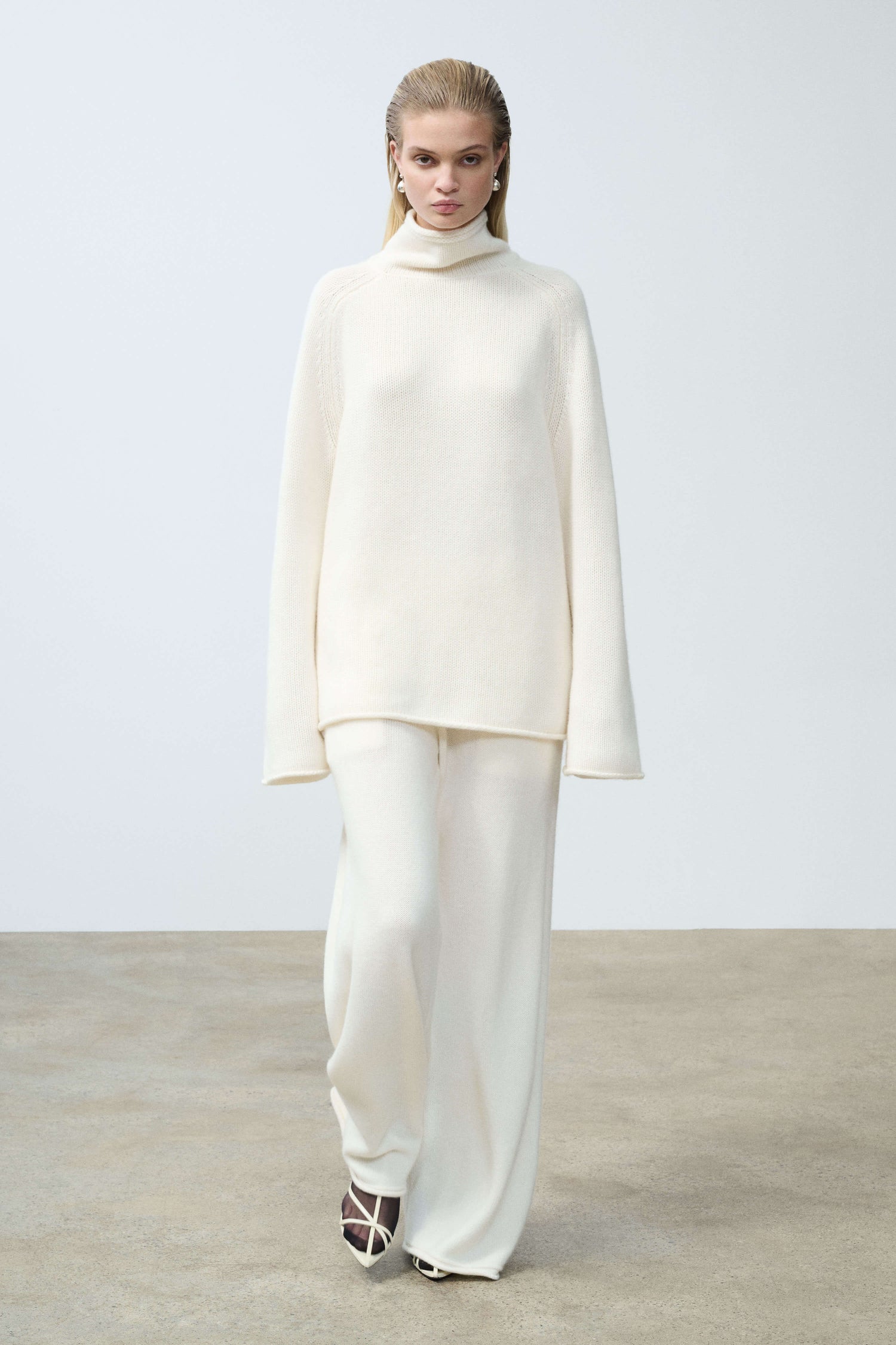 Sukki Cashmere Oversized Turtleneck Front