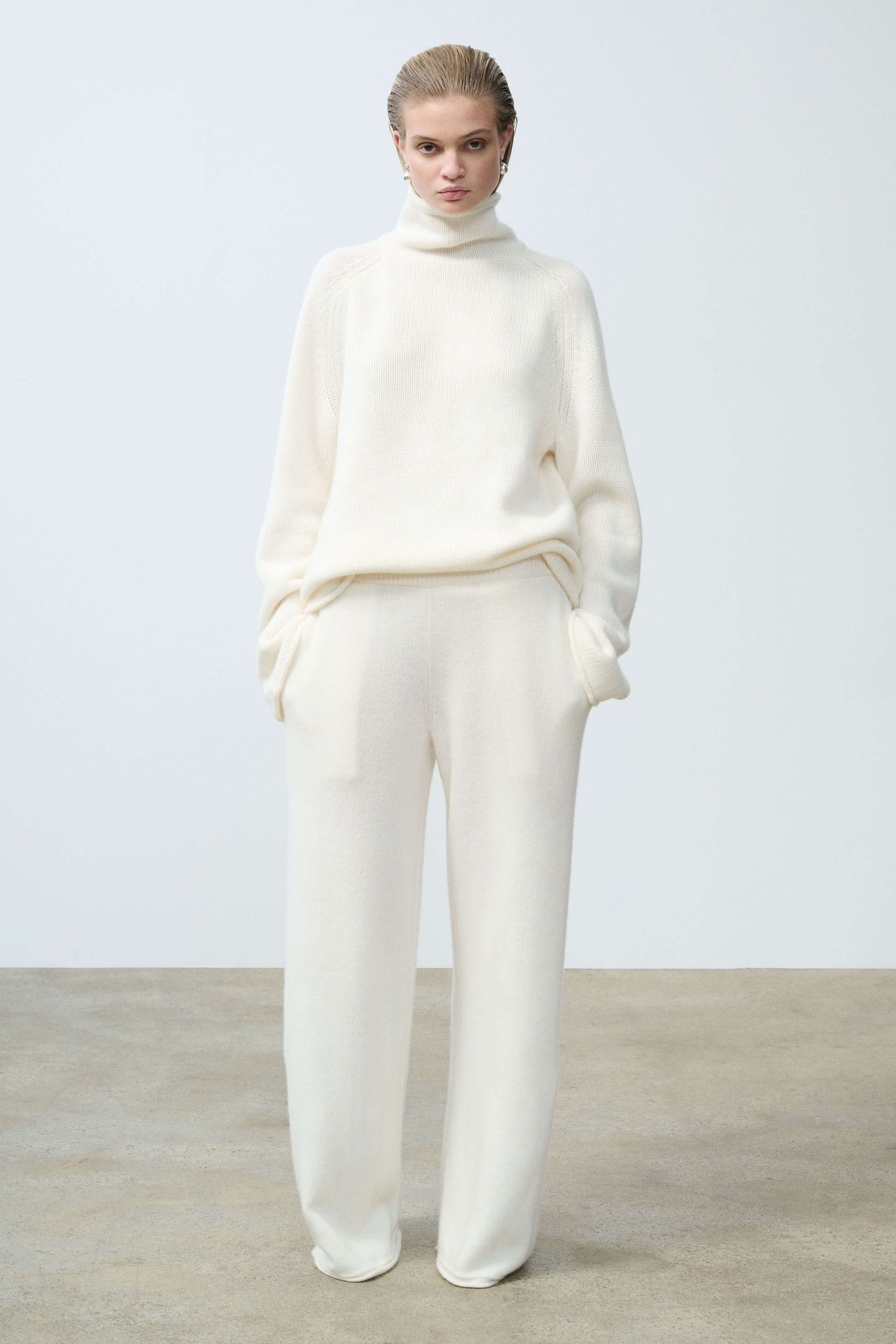 Sukki Cashmere Knit Pant Front