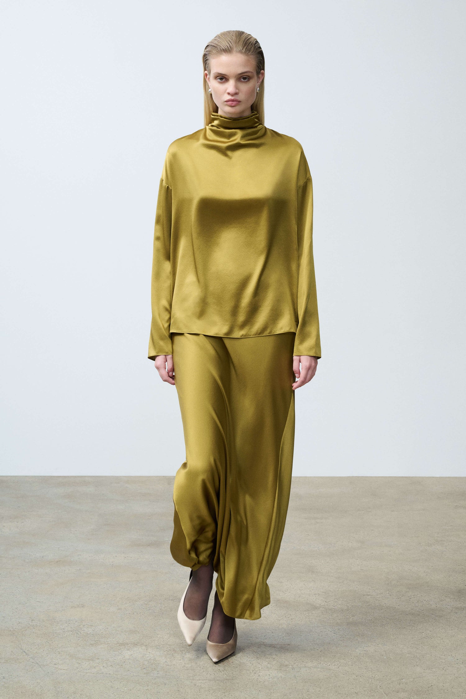 Atlas silk top Front