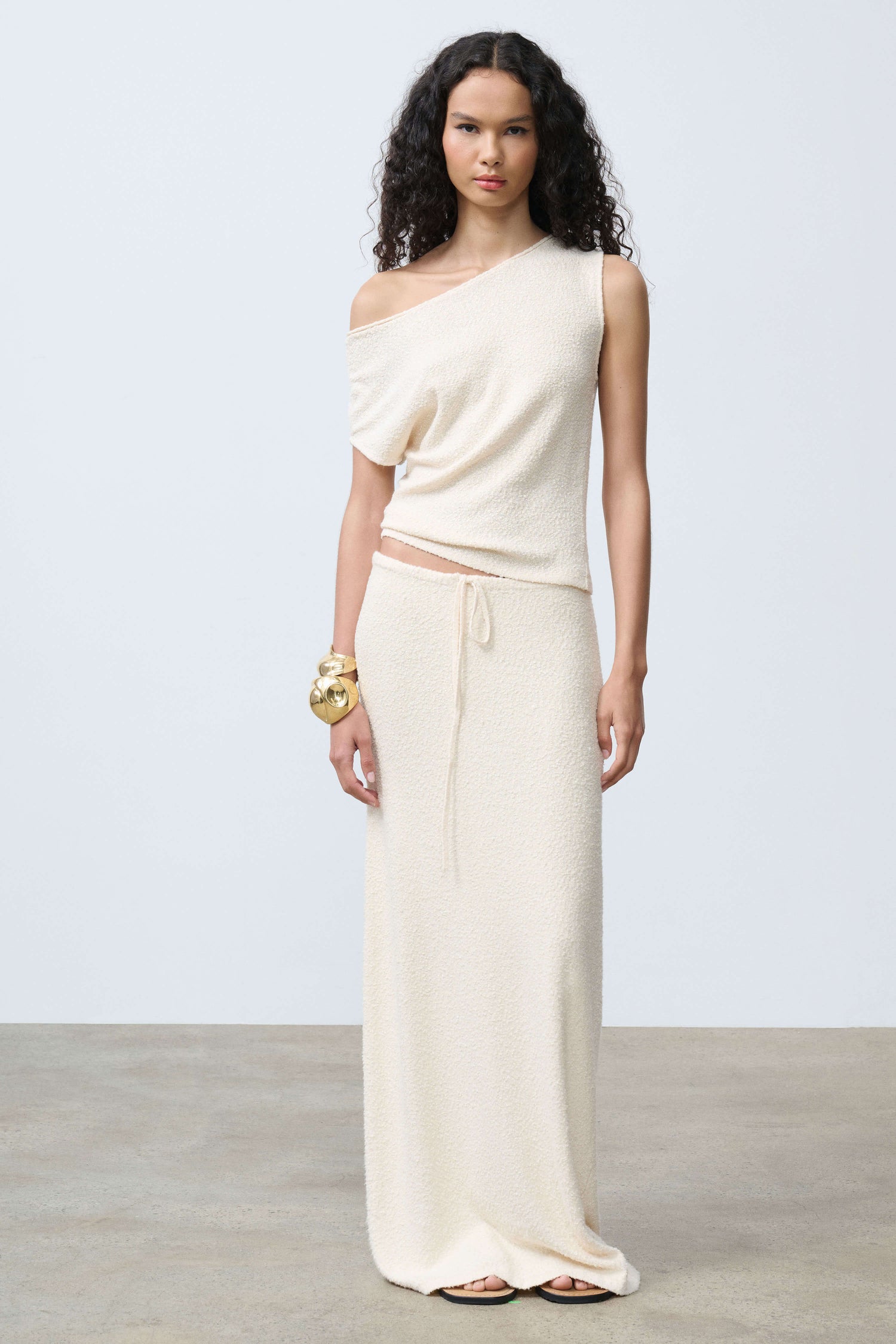 Tamilore Asymmetric Top